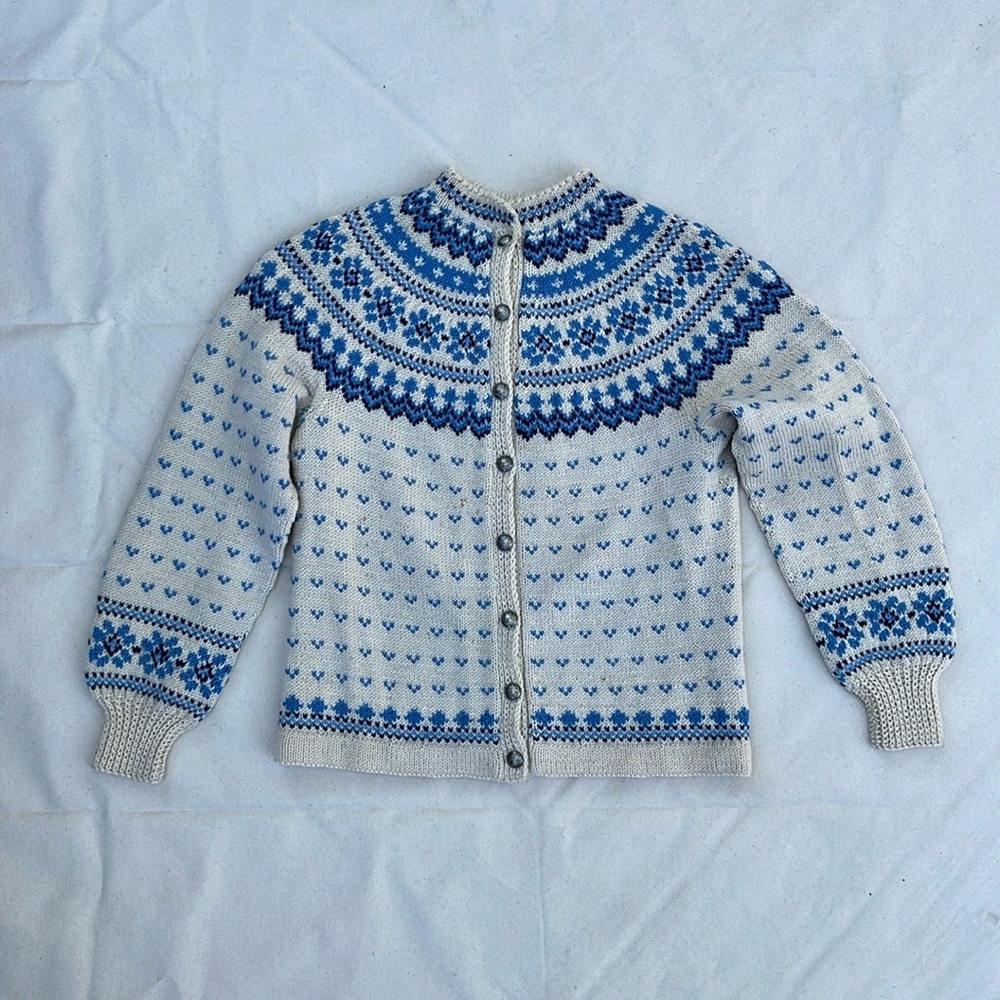 Hand made vintage Norwegian sweater with traditional pattern